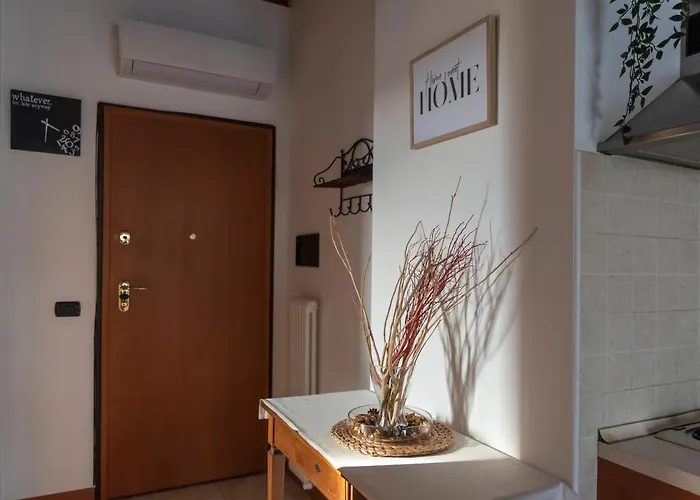 شقة Isotta لوغو